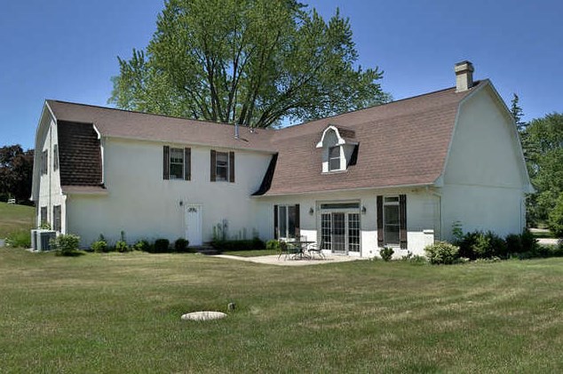 1009 Leah Dr, Trout Valley, IL 60013-1491