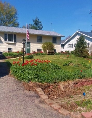 1661 Hilda Dr, Sandwich, IL 60548-9393