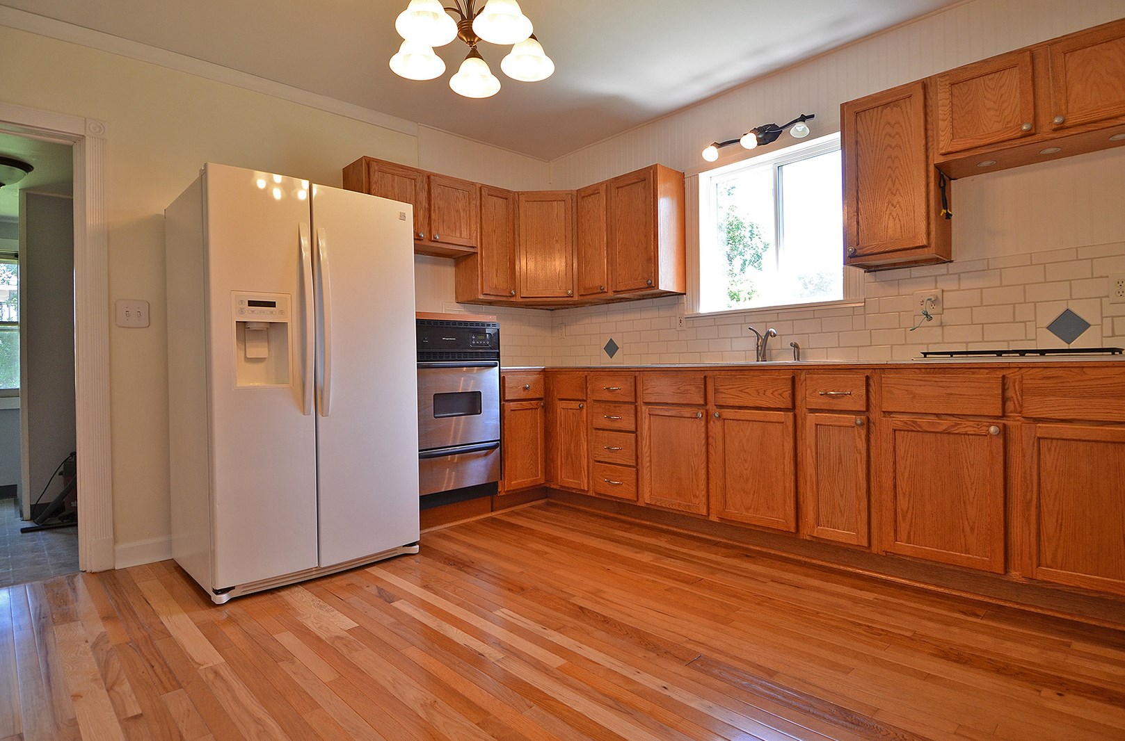 320 Canal St, Utica, IL 61373-9014