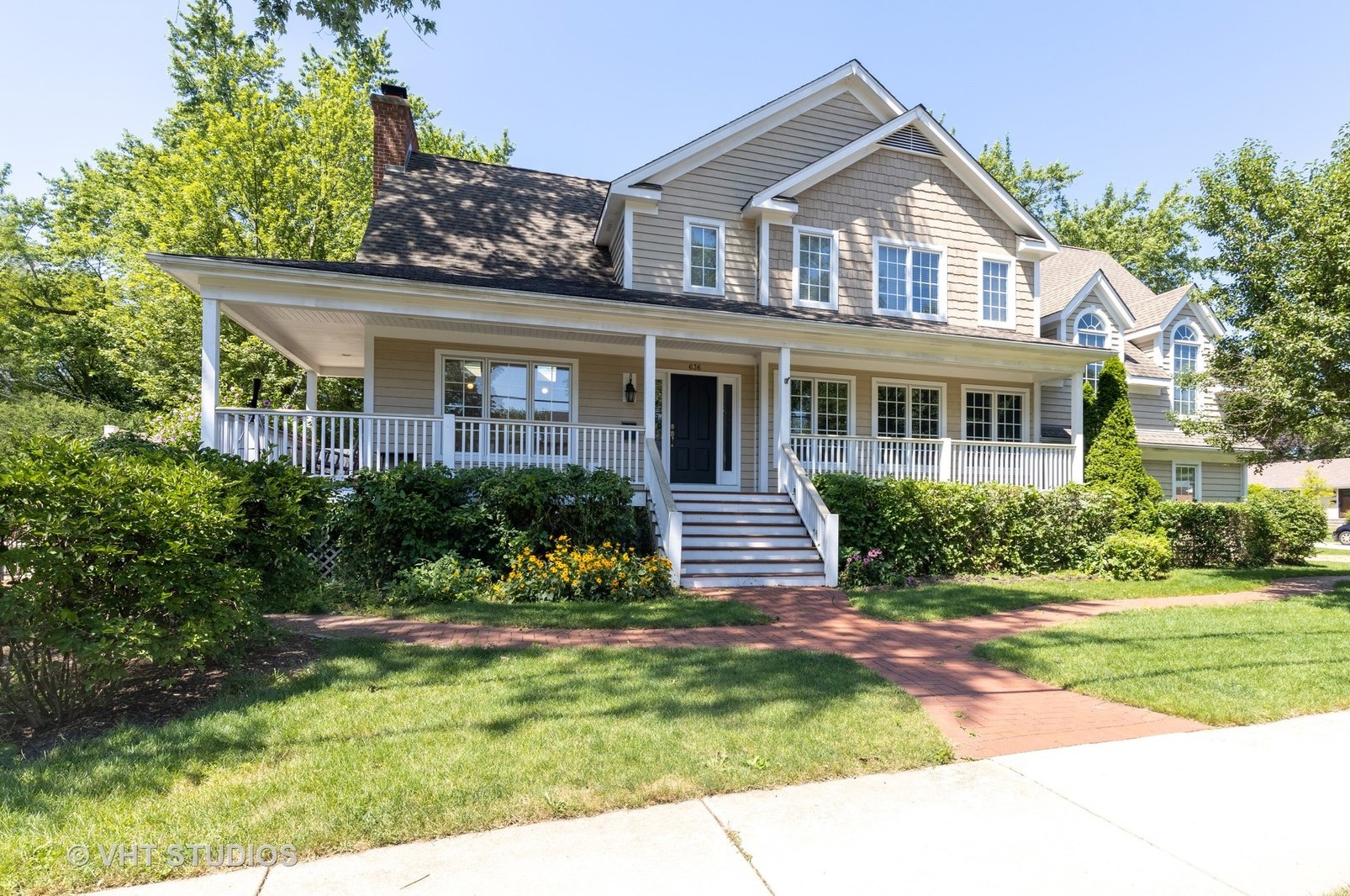 636 Lill St, Hoffman Estates, IL 60010-4271