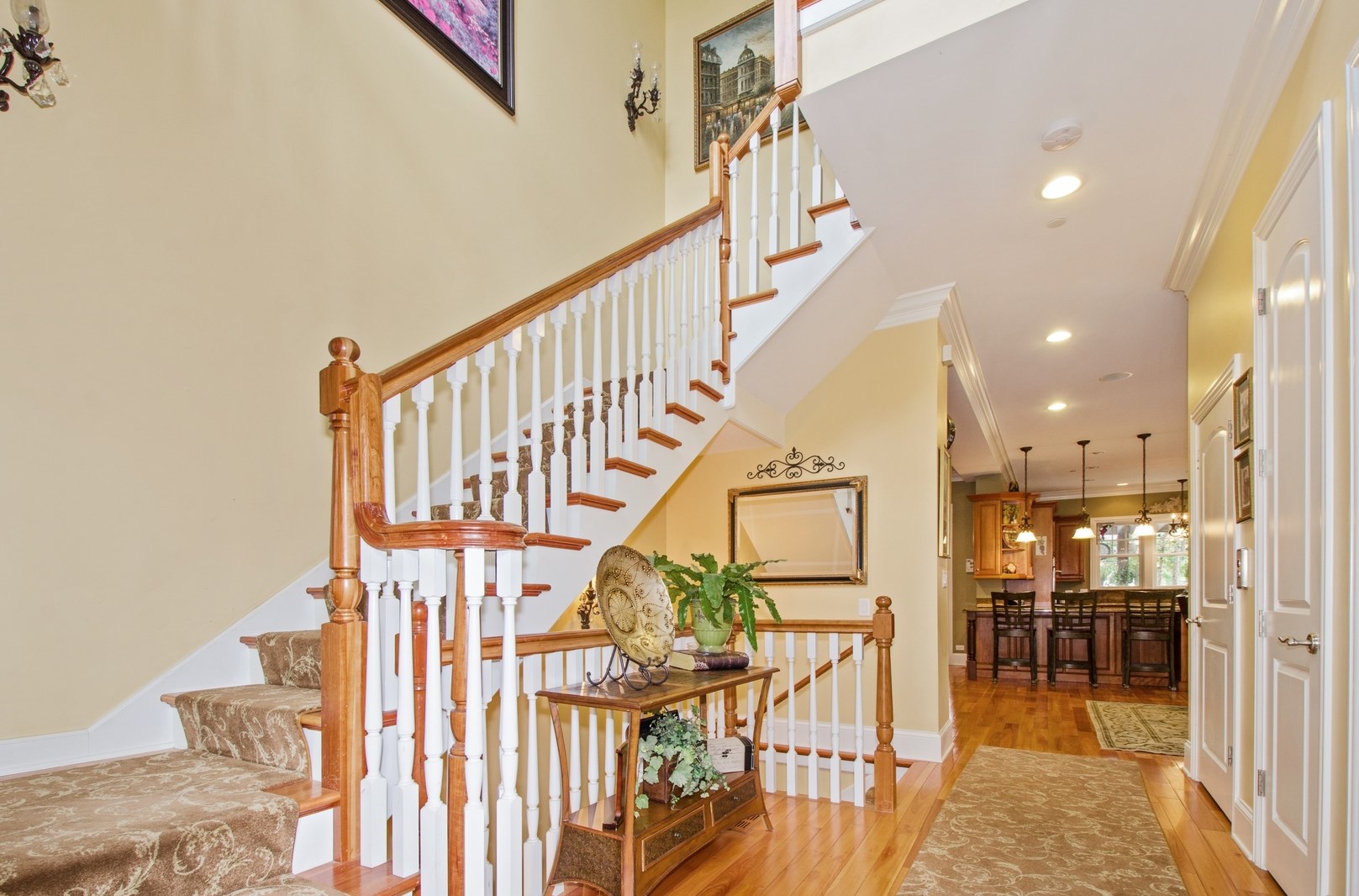 321 Clifton Ave, Park Ridge, IL 60068-3948