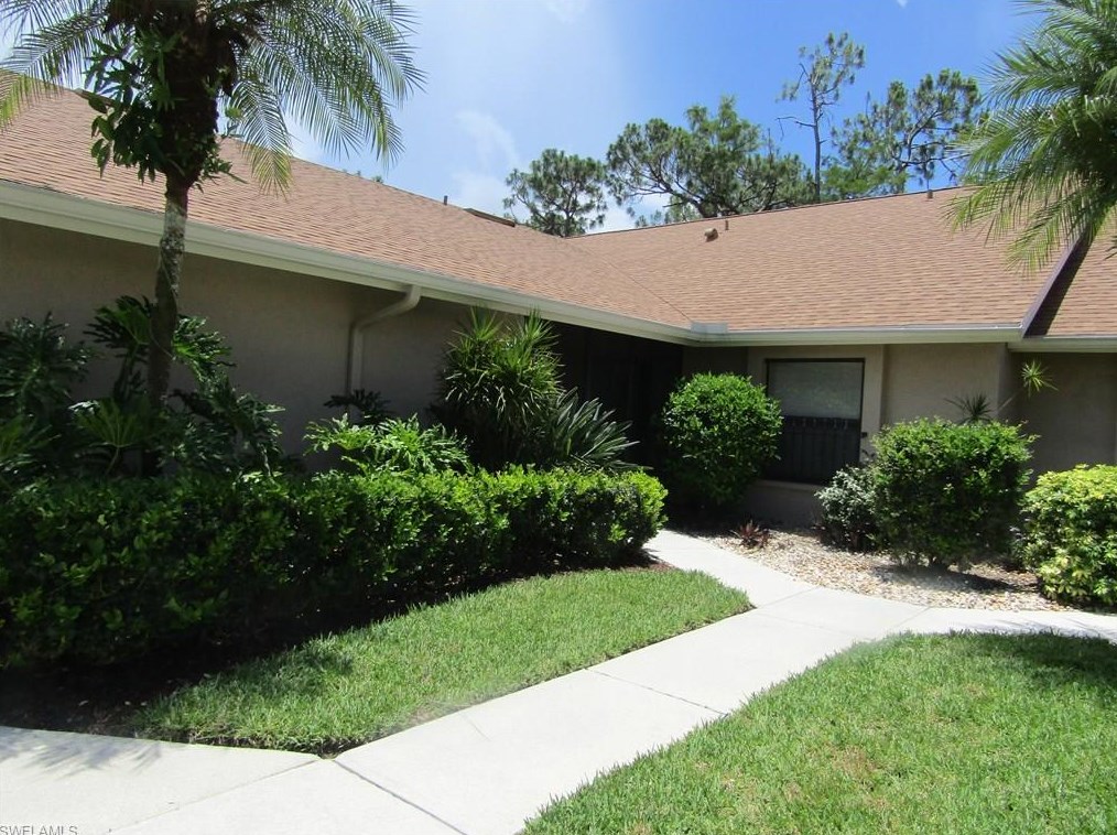464 Kings Way, Naples, FL 34104