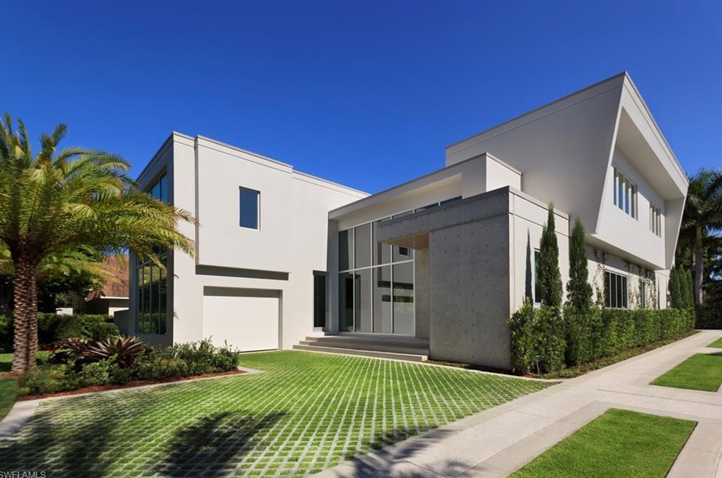 387 Bow Line Dr, Naples, FL 34103