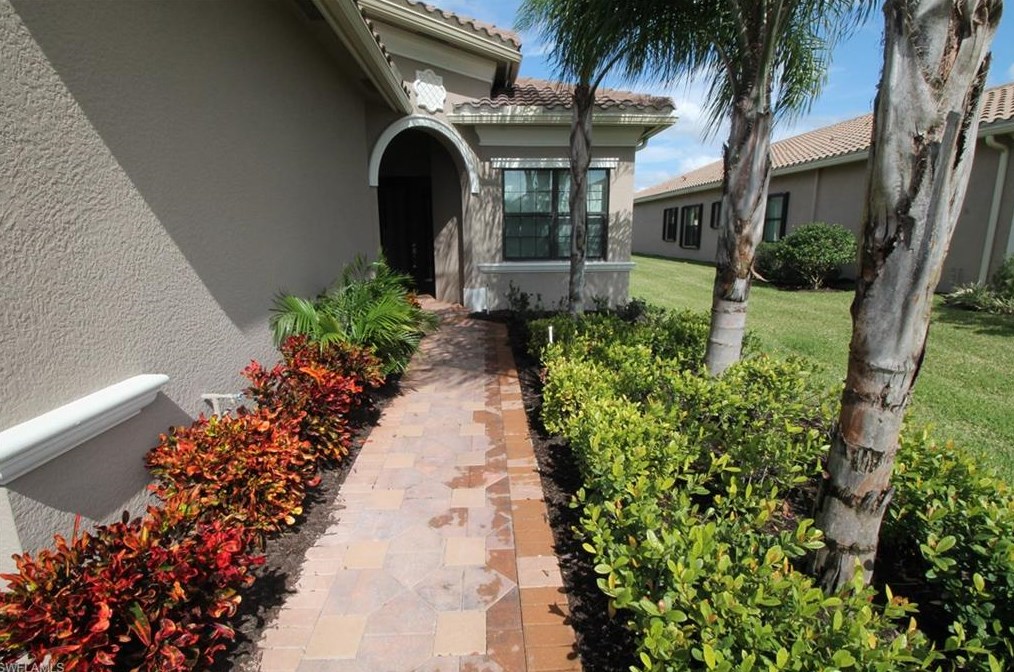 3279 Tahoe Ct, Naples, FL 34119