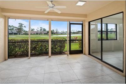 212 Foxtail Ct 2 212 Naples Fl 34104 Mls 220011306 Coldwell