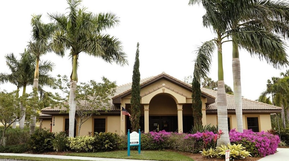 1102 Winding Pines Cir, Cape Coral, FL 33909-8723