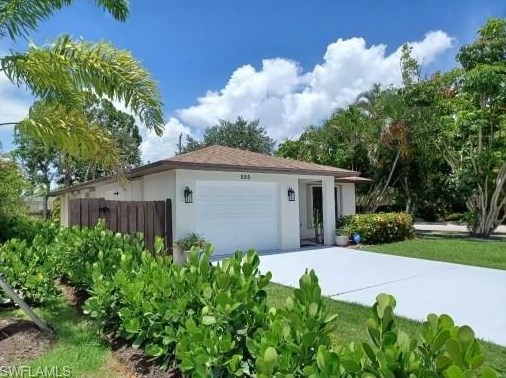 595 93rd Ave N, Naples, FL 34108