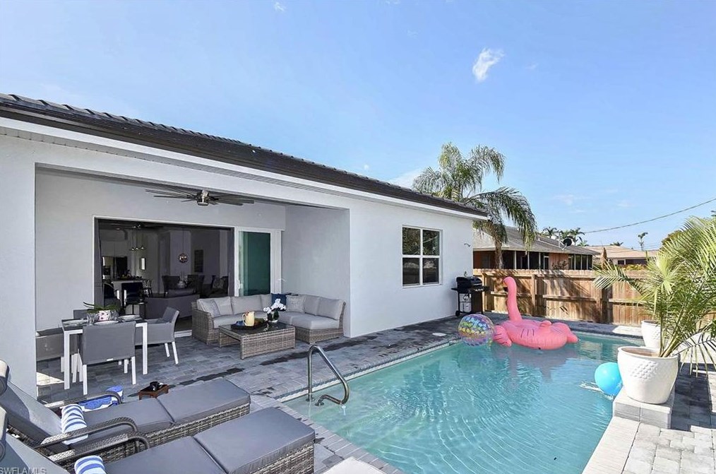 863 104th Ave N, Naples, FL 34108