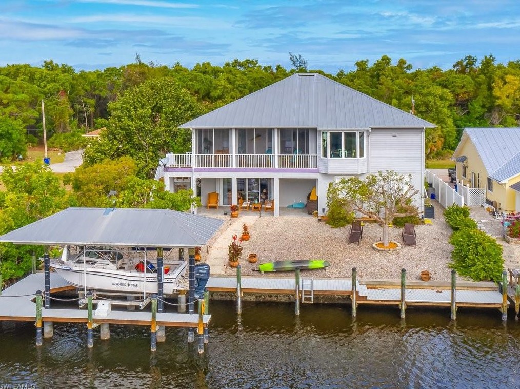 3687 Manatee Dr, Saint James City, FL 33956