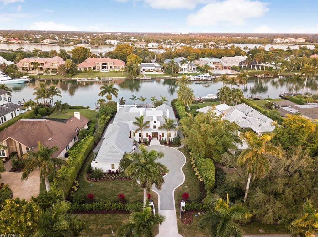1019 Spyglass Ln, Naples, FL 34102