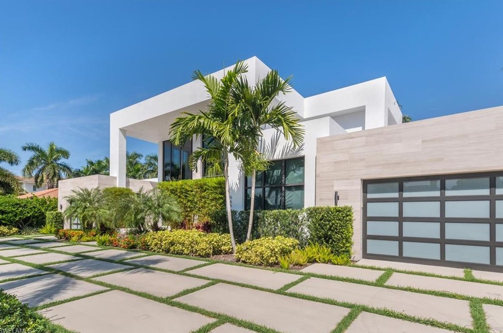 665 Fountainhead Way, Naples, FL 34103-2736