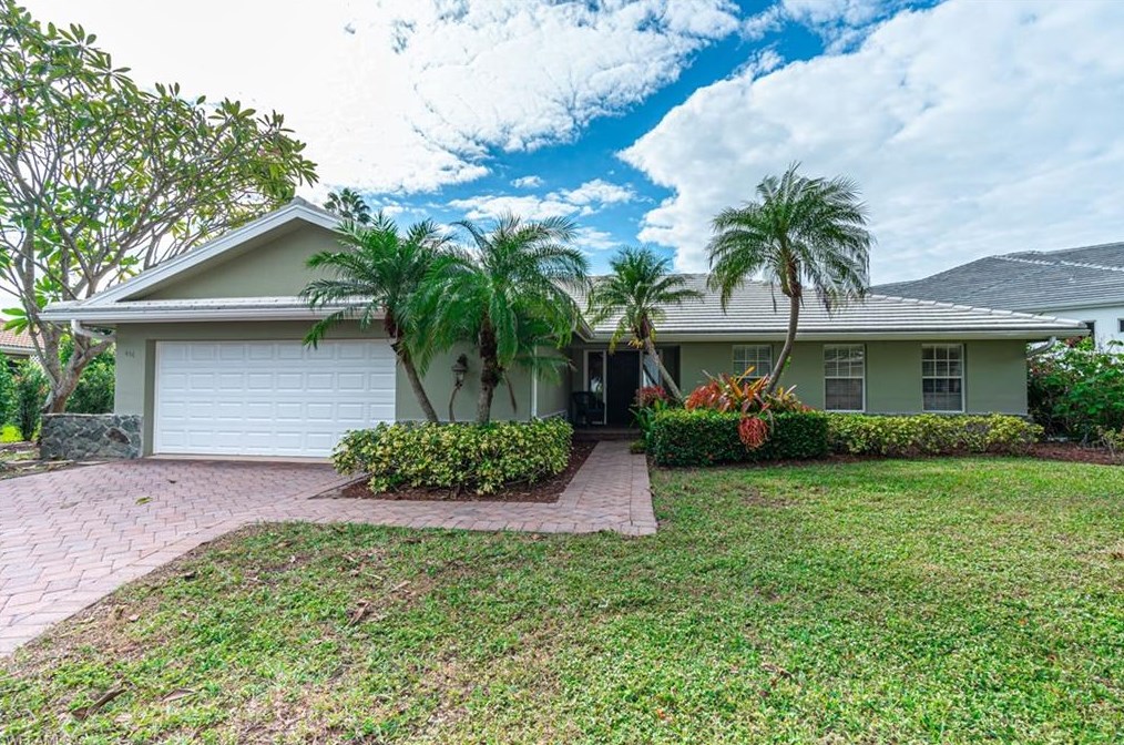 626 Fountainhead Way, Naples, FL 34103-2735