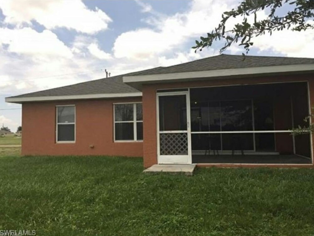 2218 15th Ter, Cape Coral, FL 33909-1746