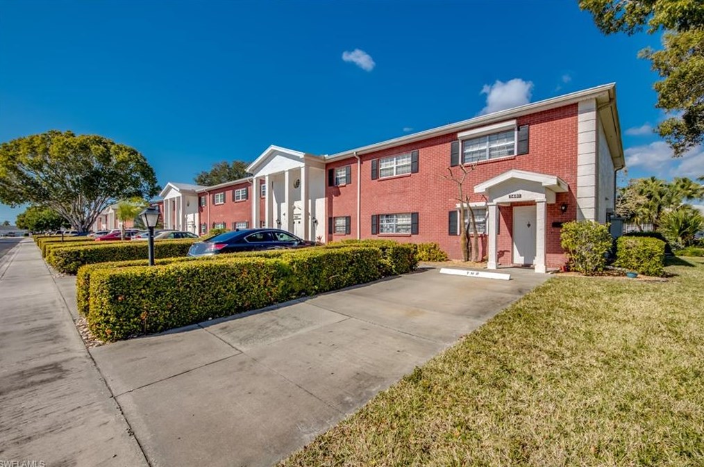 1477 Saddle Woode Dr, Fort Myers, FL 33919-6722