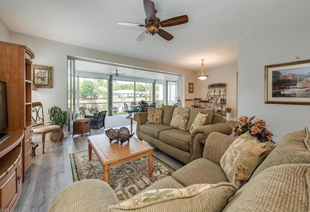780 Waterford Dr 101, Naples, FL 34113