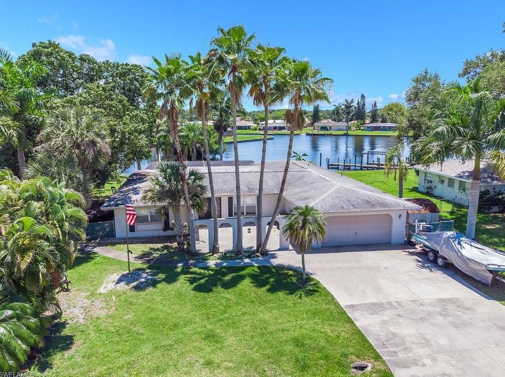 13857 River Forest Dr, Fort Myers, FL 33905-1822