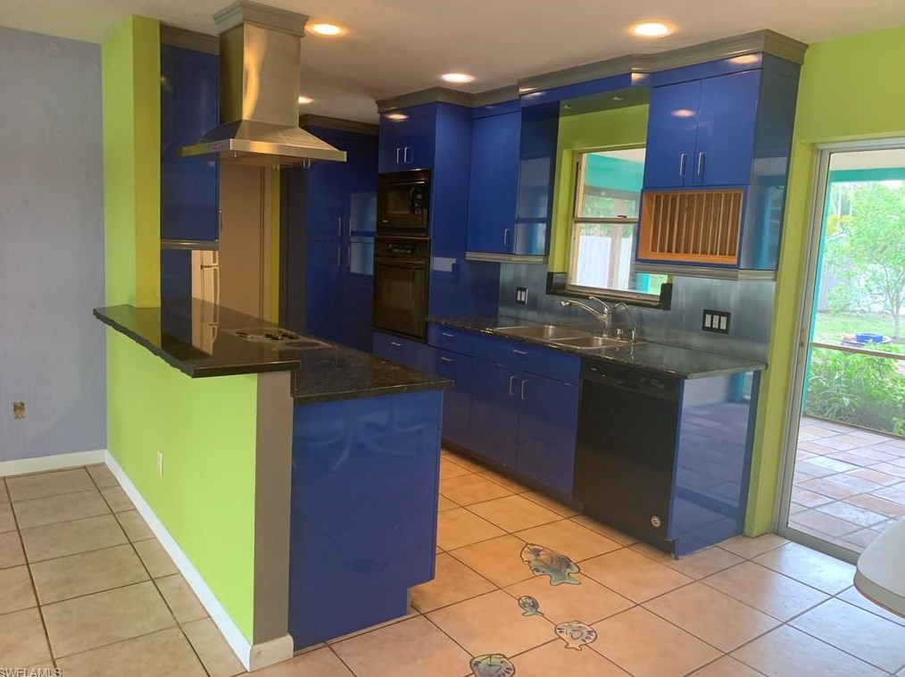 1273 Cooper Dr, Naples FL  34103-3836 exterior