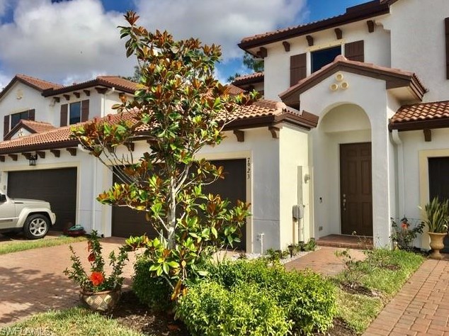 7923 Bristol Cir, Naples, FL