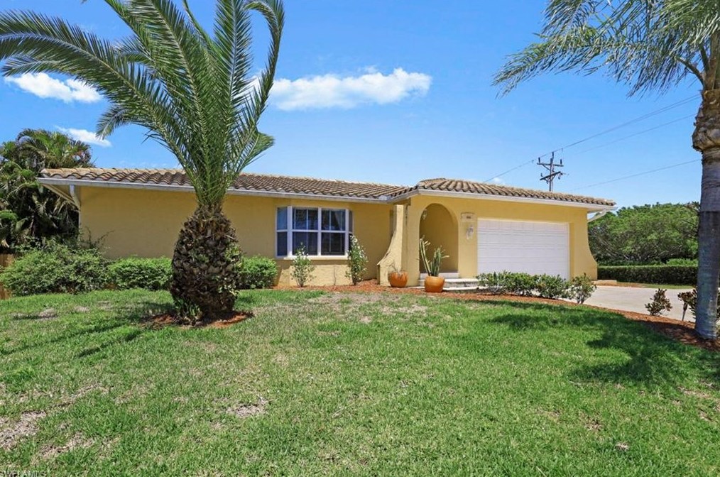 541 Heathwood Dr, Marco Island, FL 34145