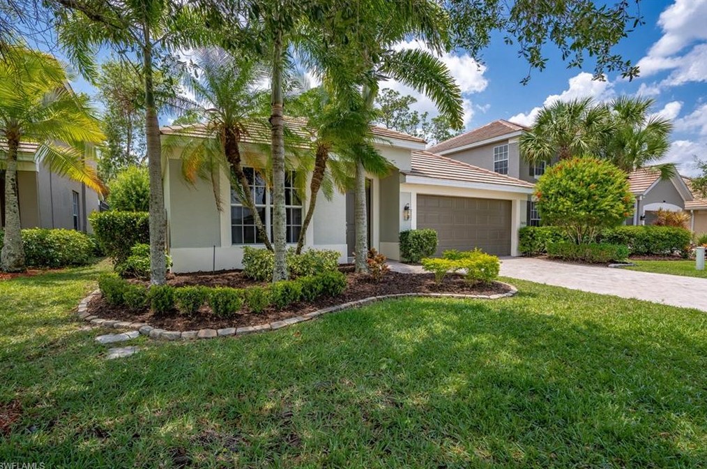 15698 Angelica Dr, Alva, FL 33920-4612
