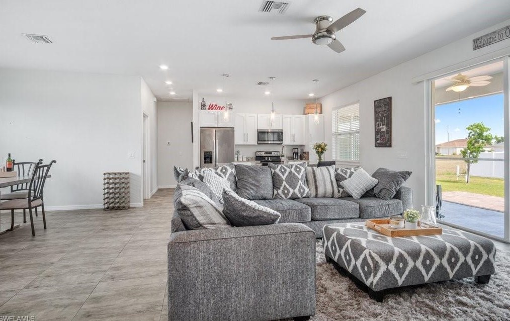 1118 20th St, Cape Coral FL  33990-4585 exterior