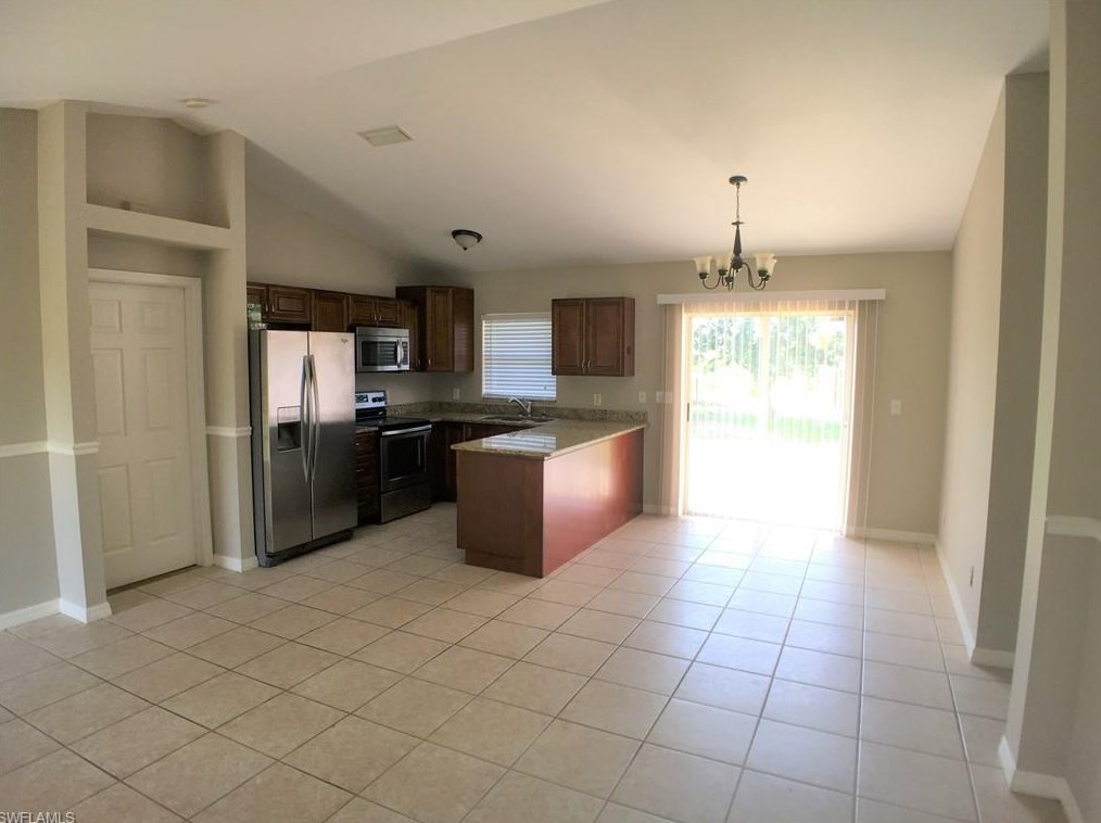 2575 39th Ave Ne, Naples, FL 34120