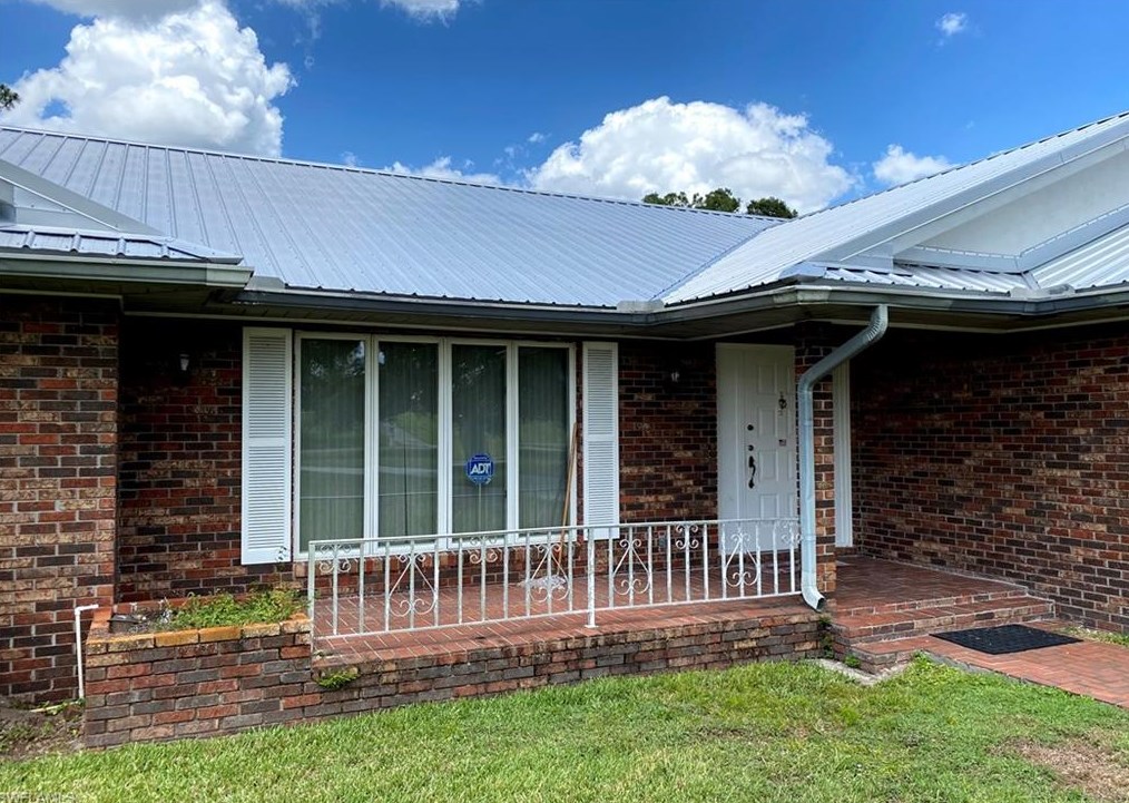 1074 Riverbend Dr, Labelle, FL 33935-9487