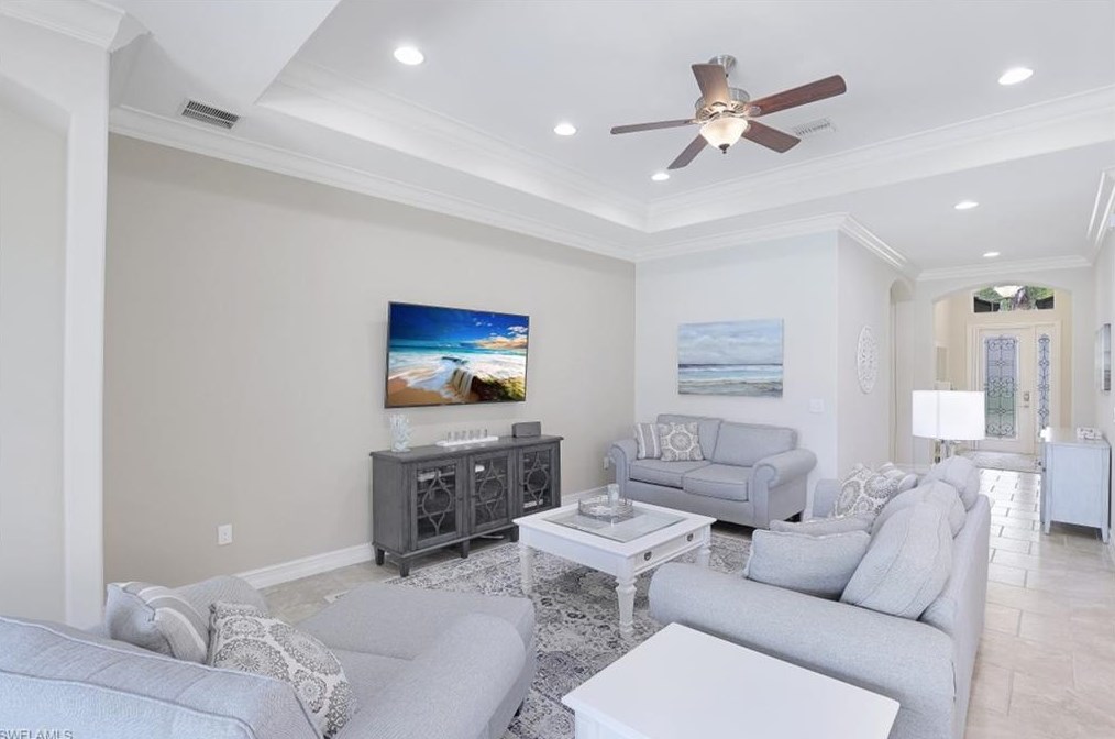 9193 Campanile Cir, Naples, FL 34114