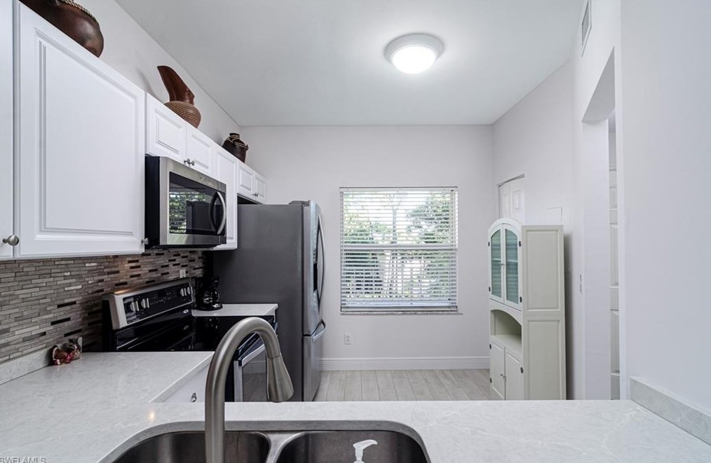 1070 Woodshire Ln E307, Naples, FL 34105