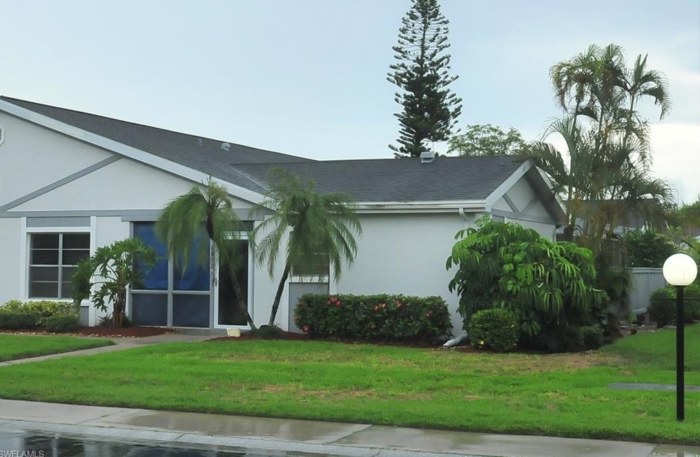 6897 Sandtrap Dr, Fort Myers, FL 33919-6314