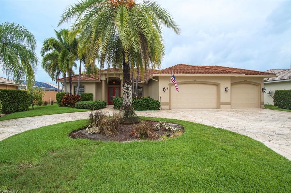 28424 Del Lago Way, Bonita Springs, FL 34135