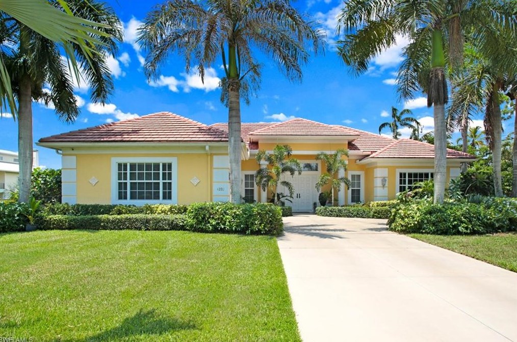 4220 Tarpon Ave, Bonita Springs, FL 34134