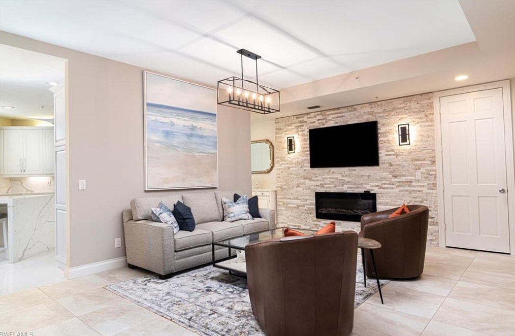 205 Colonade Cir #1702, Naples, FL