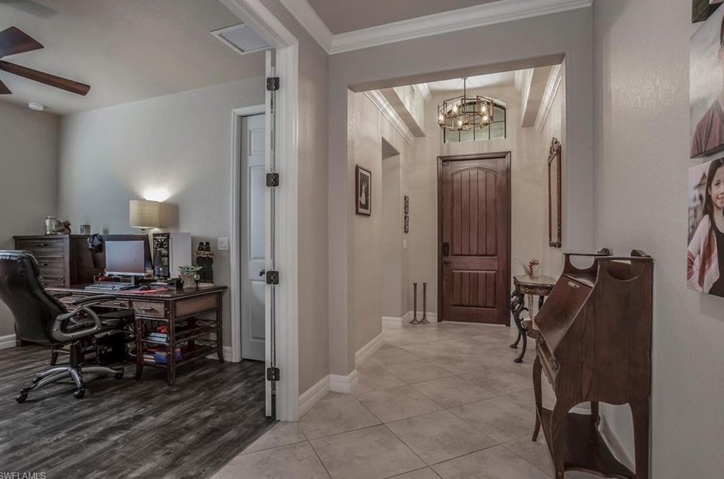 2926 Aviamar Cir, Naples, FL 34114