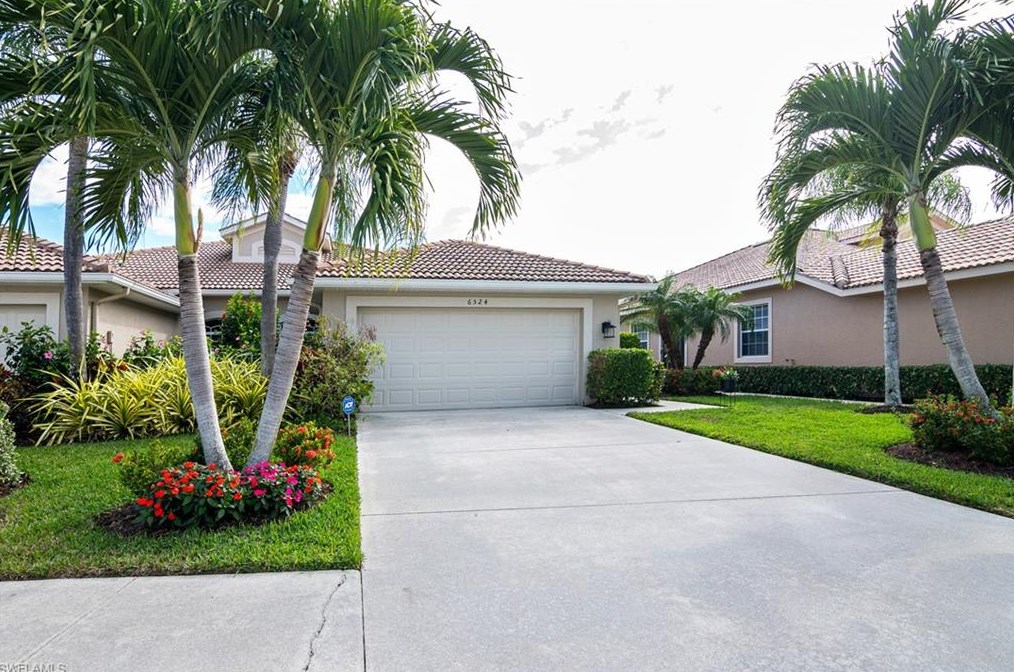 6524 Castlelawn Pl, Naples, FL 34113-1610