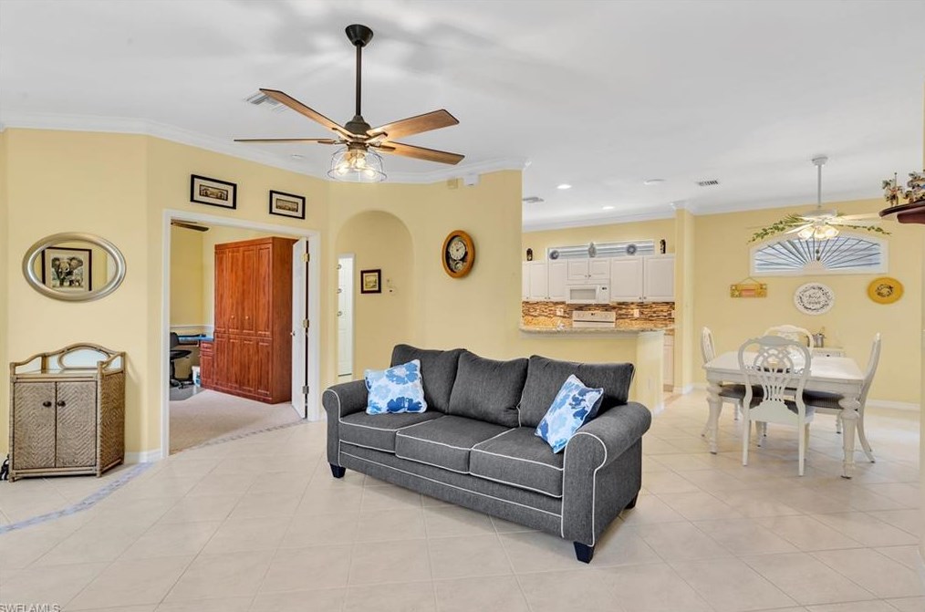 8248 Woodridge Pointe Dr, Fort Myers, FL 33912-0888