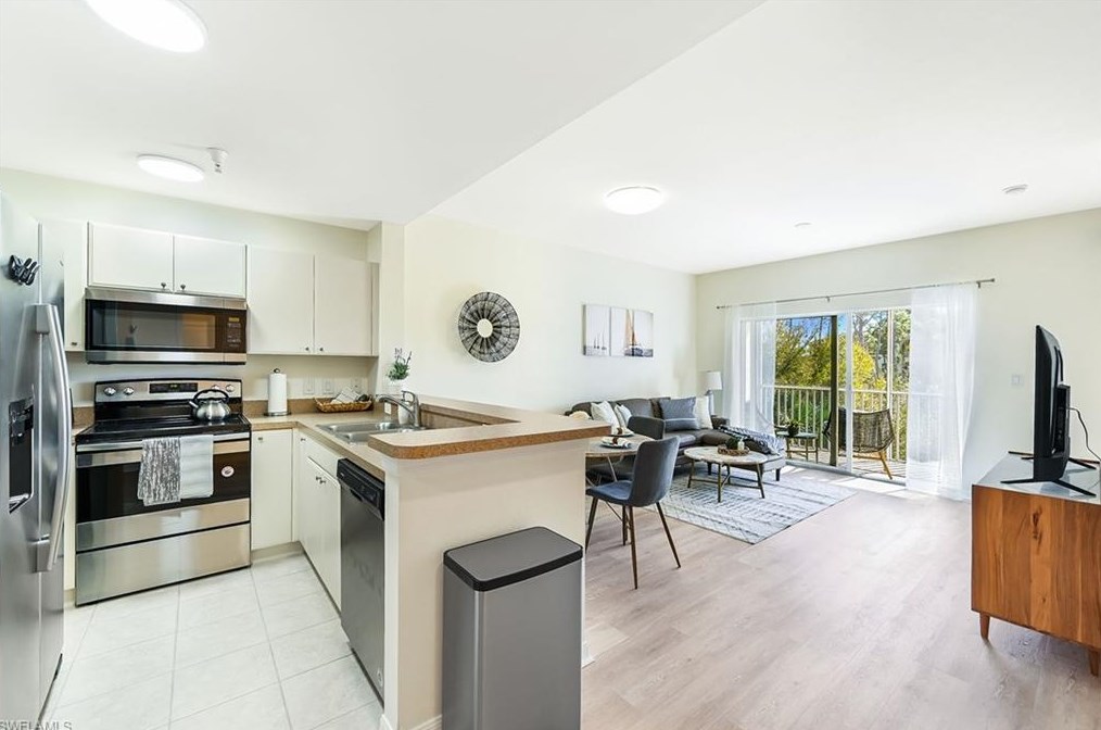 4430 Botanical Pl Cir #303, Naples, FL 34112