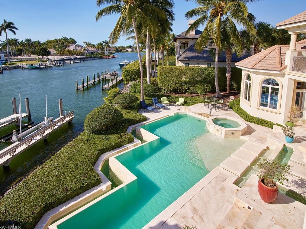 3150 Gin Ln, Naples, FL 34102