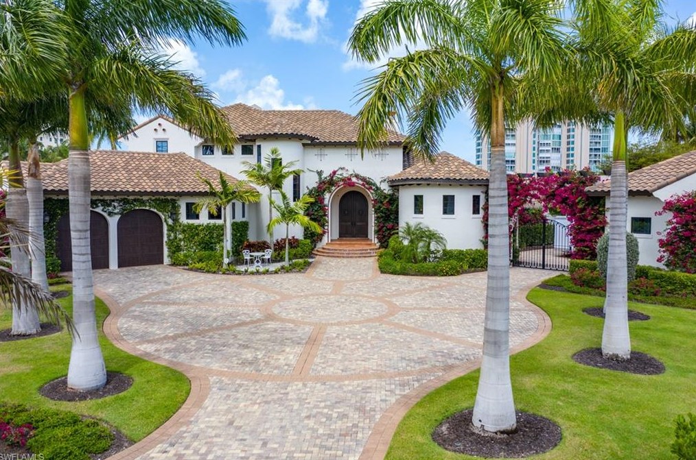 101 Seagate Dr, Naples, FL 34103