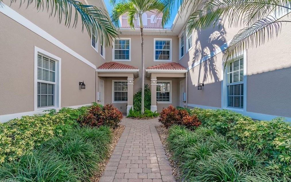 7849 Hawthorne Dr #801, Naples, FL 34113