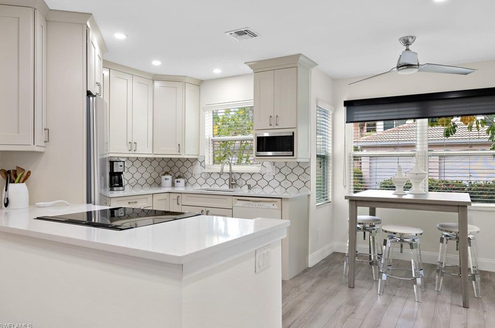 732 Woodshire Ln #i-2, Naples, FL 34105