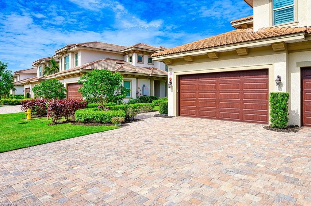 7797 Hawthorne Dr #2803, Naples, FL 34113