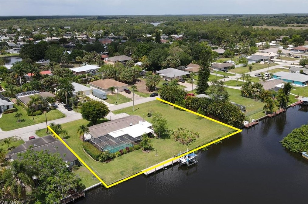13501 Marquette Blvd, Fort Myers, FL 33905-1829
