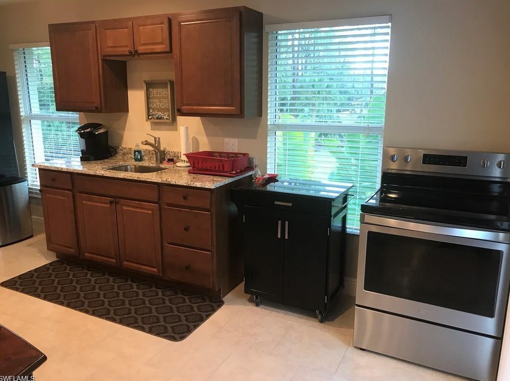 6130 Standing Oaks Ln, Naples, FL 34119
