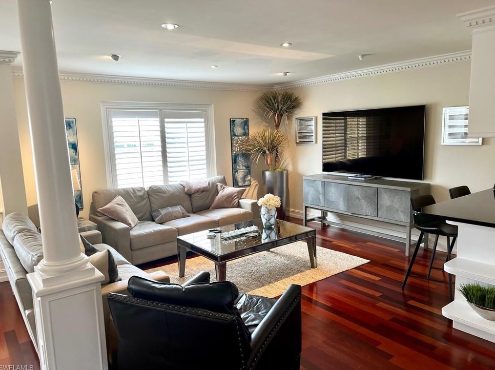 271 Broad Ave S #202, Naples, FL 34102