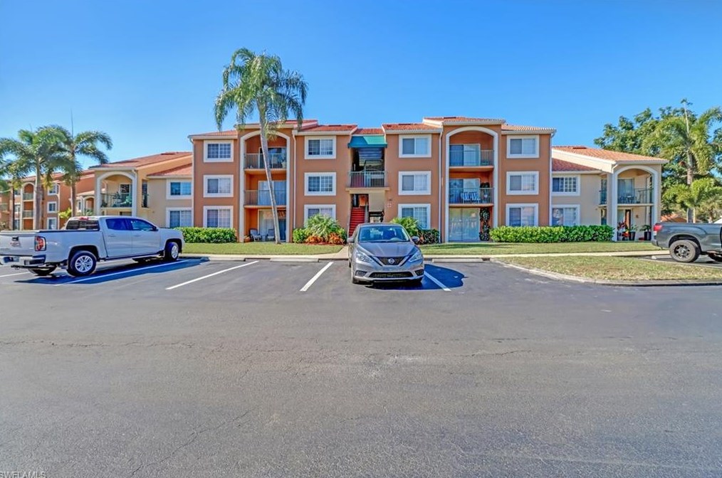 1265 Wildwood Lakes Blvd Apt 208, Naples, FL 34104