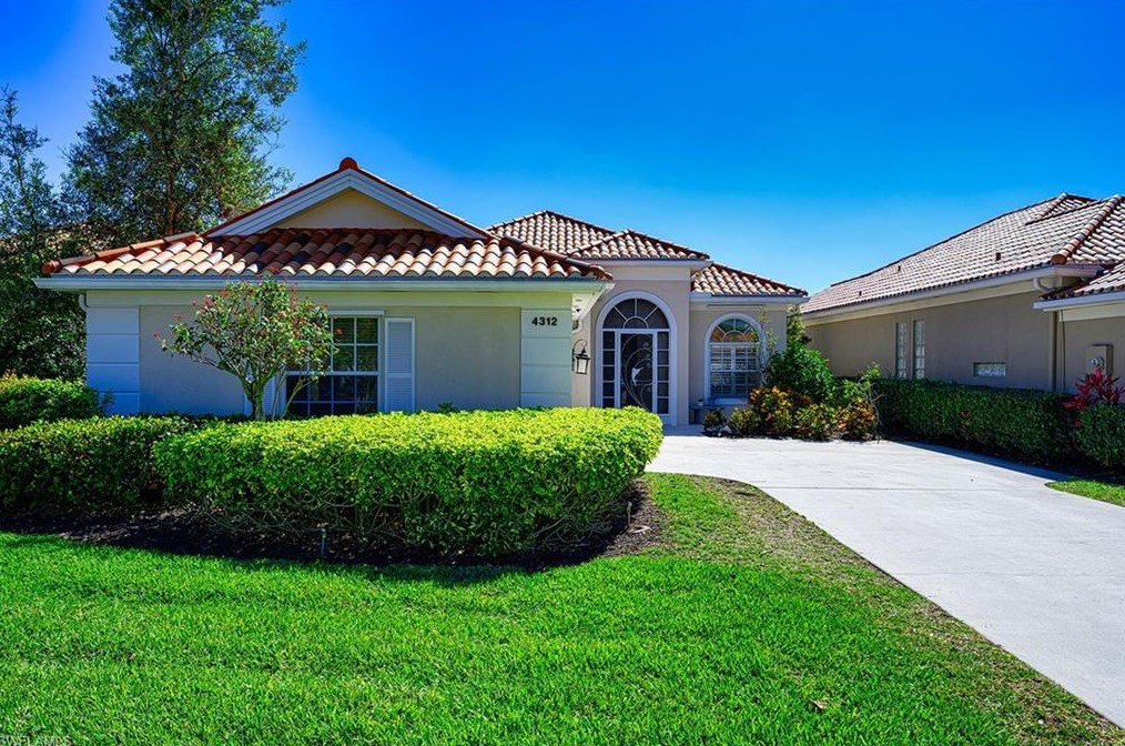 4312 Montalvo Ct E, Naples, FL 34109