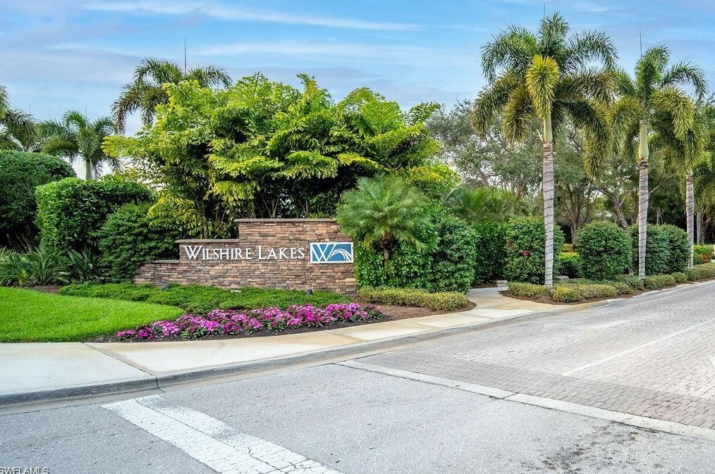 3765 Fieldstone Blvd #102, Naples, FL 34109