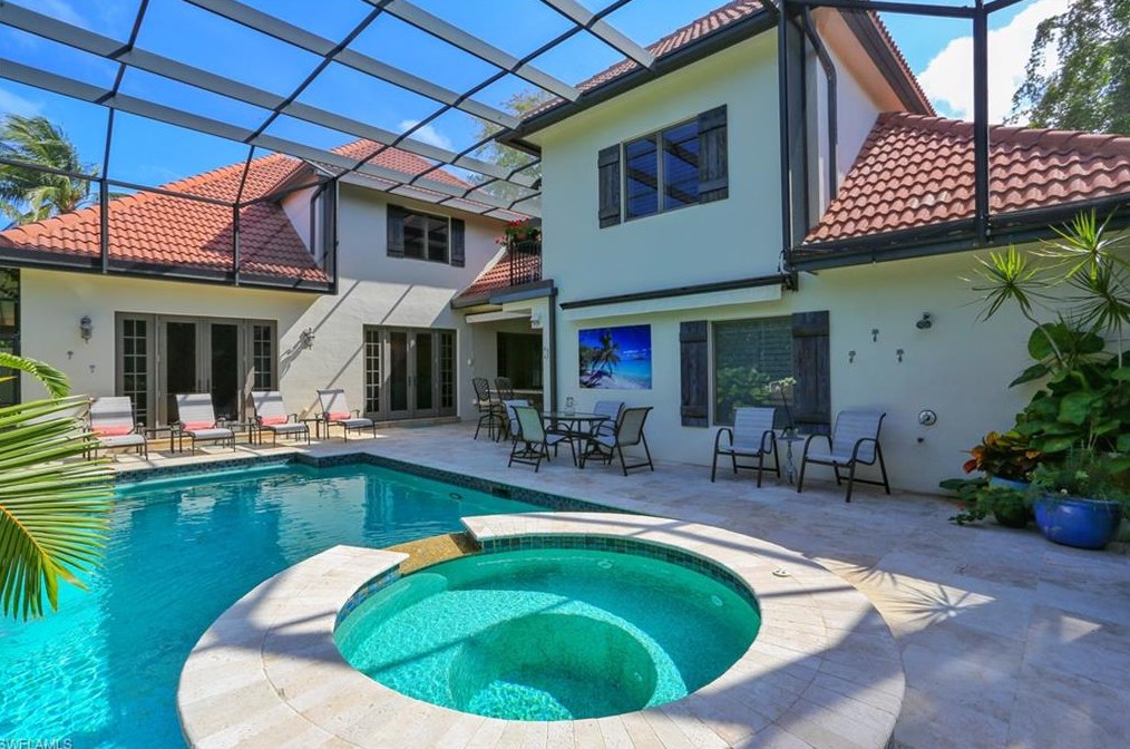 272 1st Ave S, Naples, FL 34102