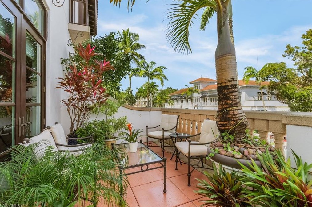 780 5th Ave S #3, Naples, FL